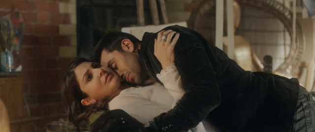Ae-dil-hai-mushkil-2016-720p-Desire-Mo-Vies-MY-mkv-snapshot-00-05-38-833