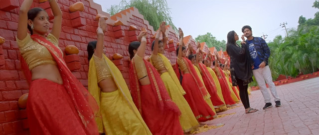 Ek-Karror-KI-Bahu-720p-HD-Desire-Movies-Help-mkv-snapshot-00-15-58-874