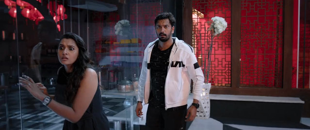 Demonte-Colony-2-2024-720p-AMZN-HD-Desire-Movies-MY-1-mkv-snapshot-01-41-01-563