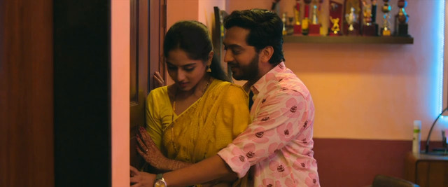 Fussclass-Dabhade-2025-720p-HD-Desire-Movies-MY-mkv-snapshot-01-22-34-938