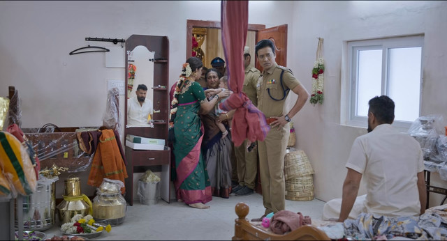Veera-Dheera-Sooran-Part-2-2025-720p-HEVC-AMZ-dl-Desire-Movies-MY-mkv-snapshot-01-26-14-833